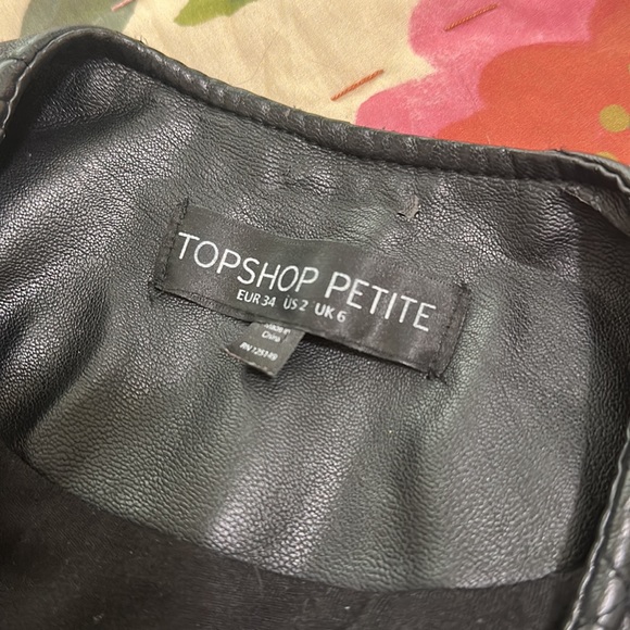 Topshop petite size US 2 artificial leather jacket - Picture 2 of 7